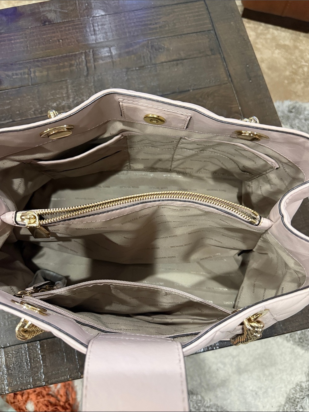 Michael Kors Blush Quilted Shoulder medium Bag with Matching Wallet - Picture 5 of 8